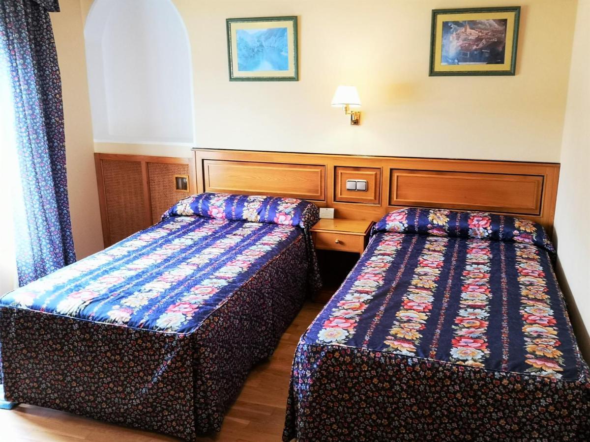 Hotel Y Casona El Carmen Perlora Extérieur photo