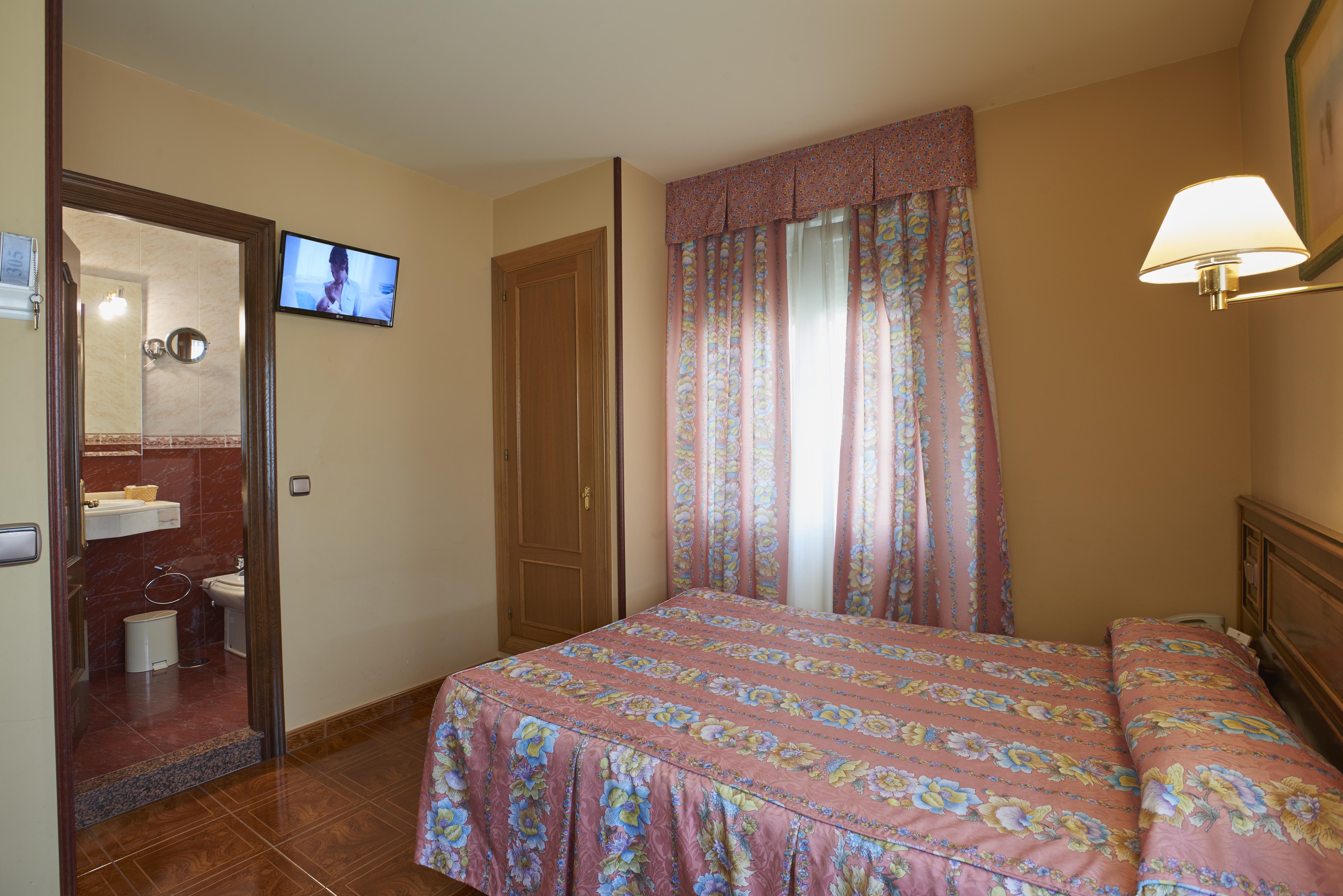 Hotel Y Casona El Carmen Perlora Extérieur photo